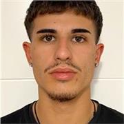 Soy un profesor que le gusta enseñar poniéndolo en práctica, no memorizando.